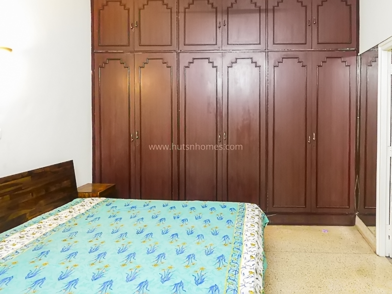 2 BHK Flat For Rent in Defence Colony