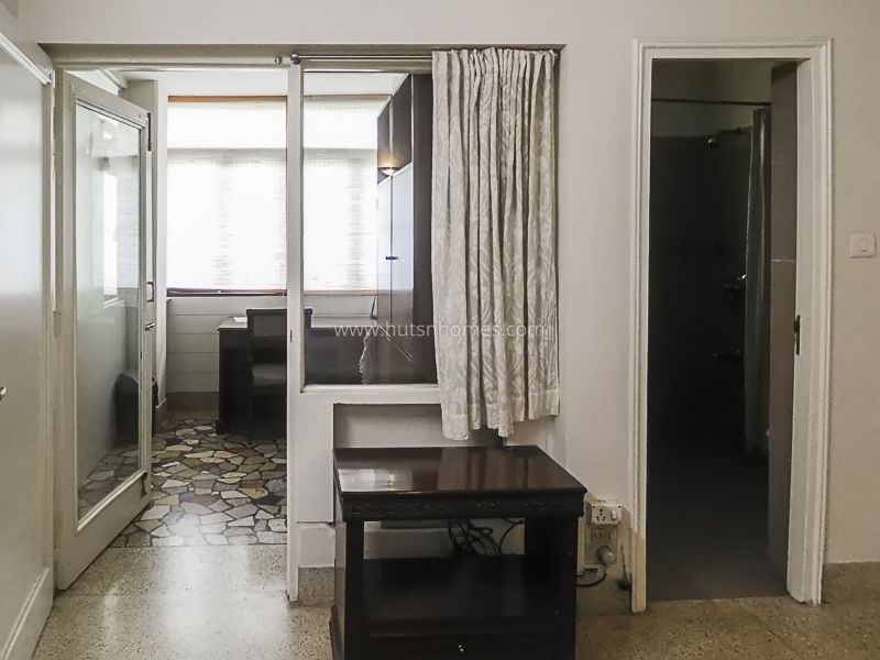 2 BHK Flat For Rent in Defence Colony