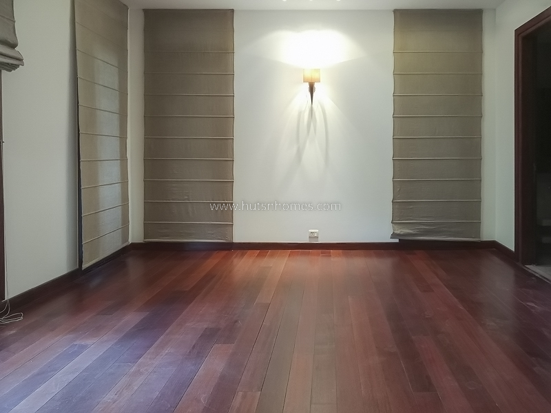 3 BHK Duplex For Rent in West End Colony