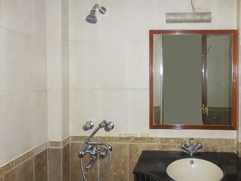3 BHK Flat For Rent in Vasant Vihar