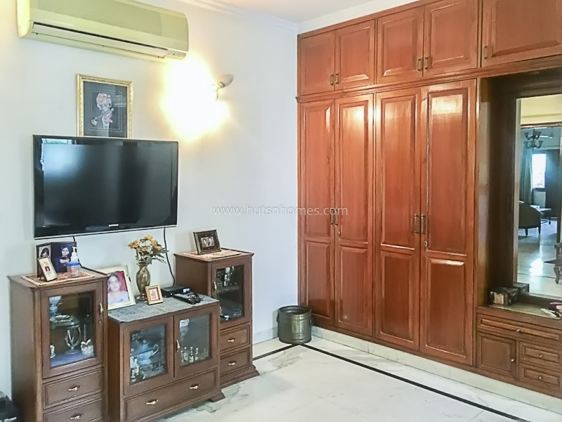 3 BHK Flat For Rent in Vasant Vihar