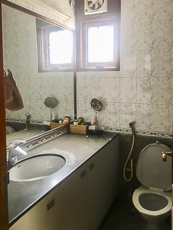 3 BHK Flat For Rent in Vasant Vihar