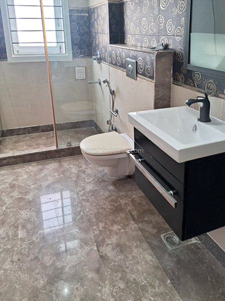 3 BHK Flat For Rent in Defence Colony