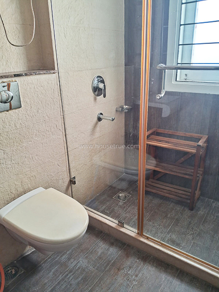 3 BHK Flat For Rent in Defence Colony