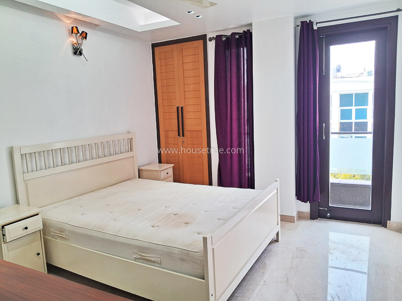3 BHK Flat For Rent in Defence Colony