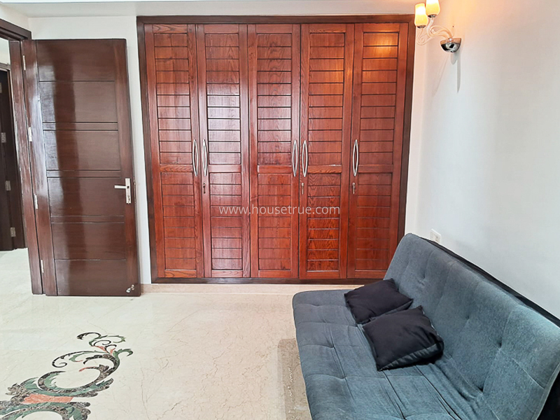 3 BHK Flat For Rent in Defence Colony