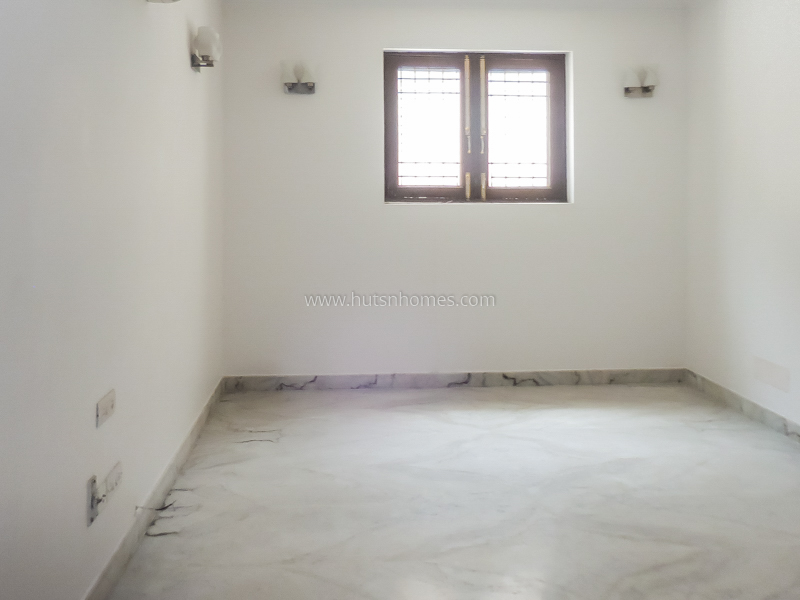 6 BHK Farm House For Rent in Vasant Kunj