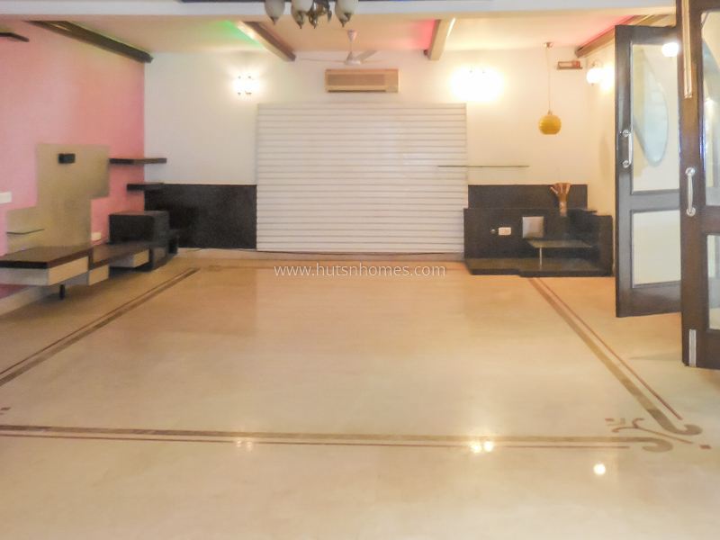 6 BHK Farm House For Rent in Vasant Kunj