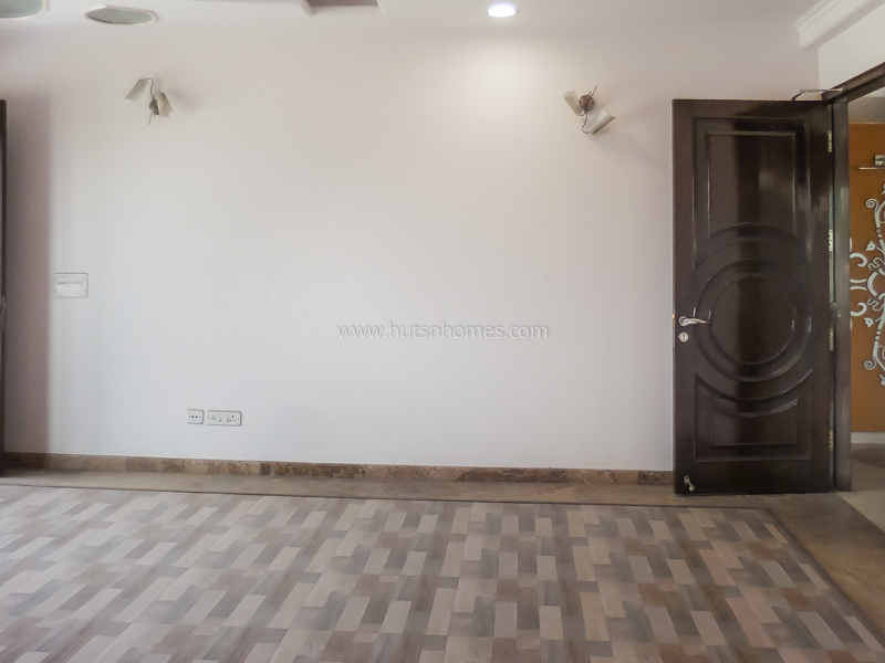 6 BHK Farm House For Rent in Vasant Kunj