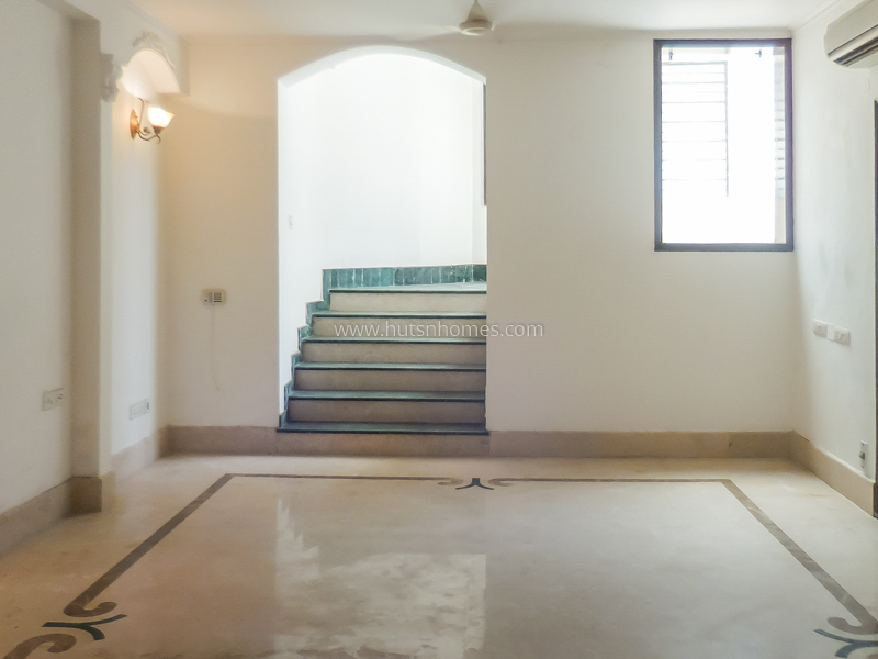 6 BHK Farm House For Rent in Vasant Kunj