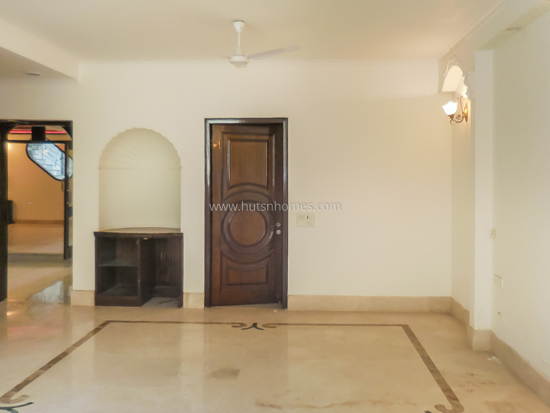 6 BHK Farm House For Rent in Vasant Kunj