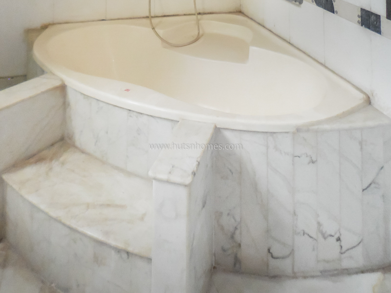 6 BHK Farm House For Rent in Vasant Kunj