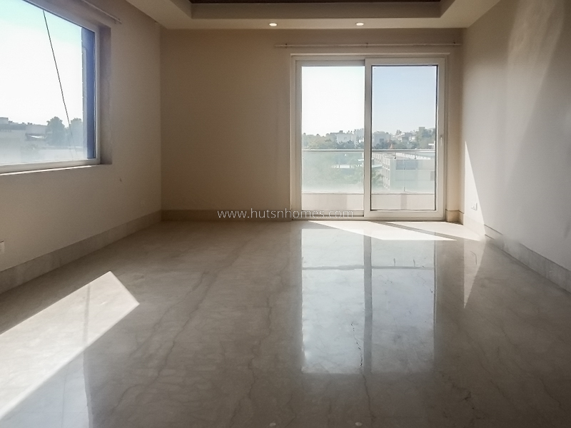 4 BHK Flat For Rent in Vasant Vihar