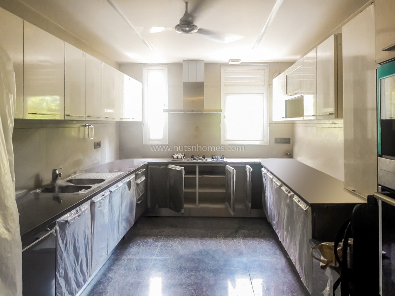 4 BHK Duplex For Rent in Vasant Vihar