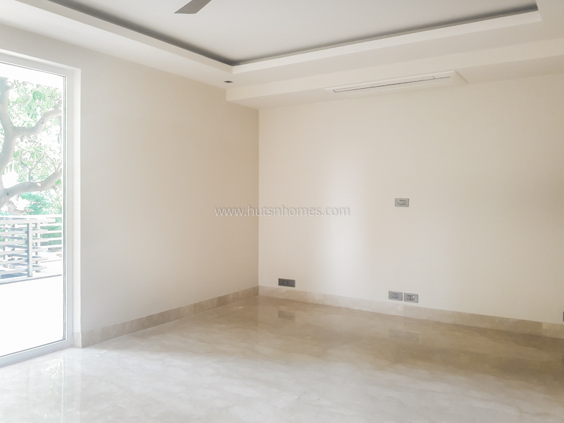 4 BHK Duplex For Rent in Vasant Vihar