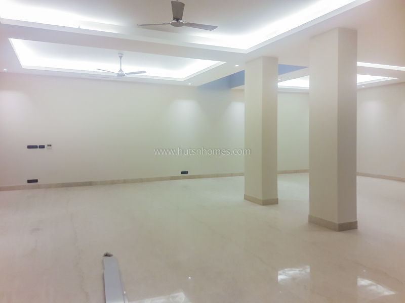 4 BHK Duplex For Rent in Vasant Vihar