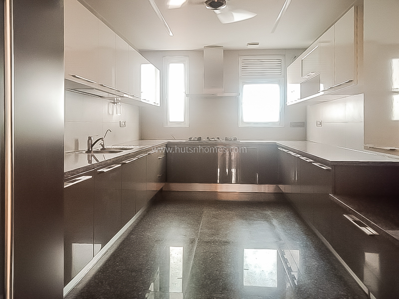 4 BHK Flat For Rent in Vasant Vihar