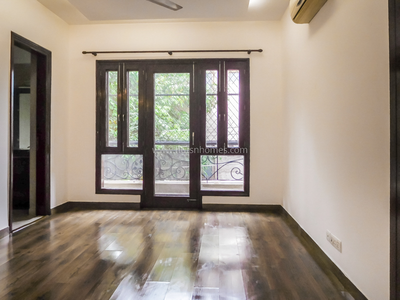 4 BHK Flat For Rent in Vasant Vihar