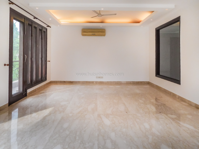 4 BHK Flat For Rent in Vasant Vihar