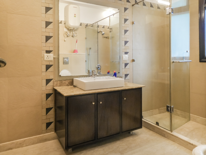 4 BHK Flat For Rent in Vasant Vihar