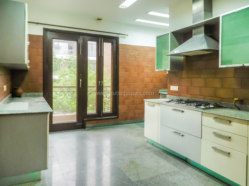 4 BHK Flat For Rent in Vasant Vihar