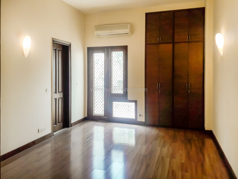 4 BHK Builder Floor For Rent in Vasant Vihar