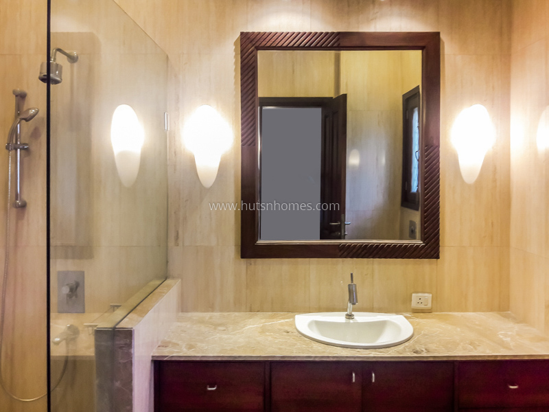 4 BHK Builder Floor For Rent in Vasant Vihar