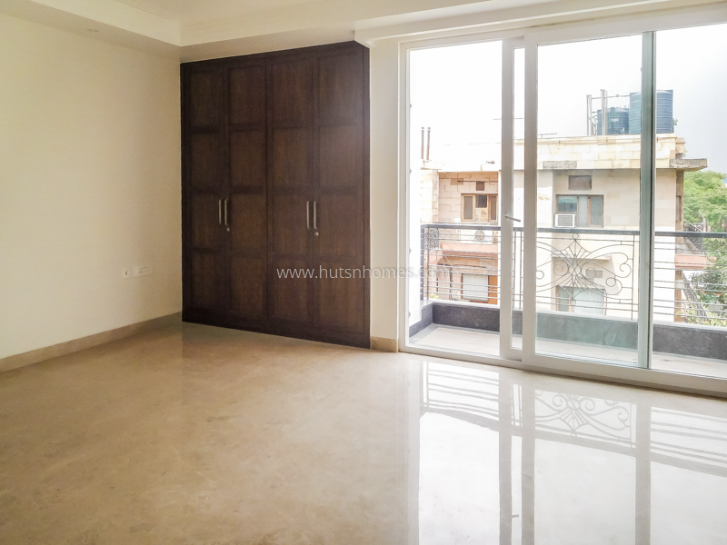 4 BHK Flat For Rent in Vasant Vihar
