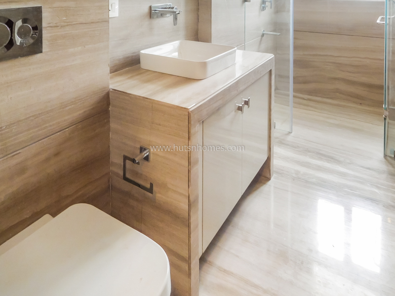 4 BHK Flat For Rent in Vasant Vihar