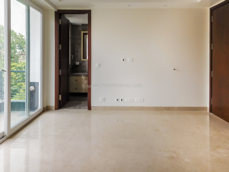 4 BHK Flat For Rent in Vasant Vihar