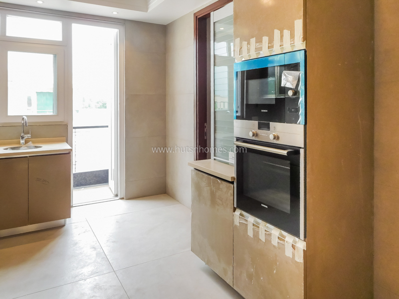 4 BHK Flat For Rent in Vasant Vihar