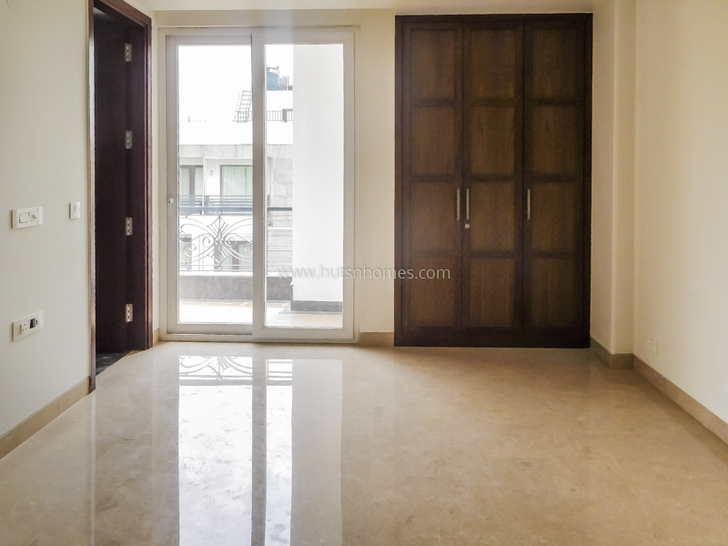 4 BHK Flat For Rent in Vasant Vihar