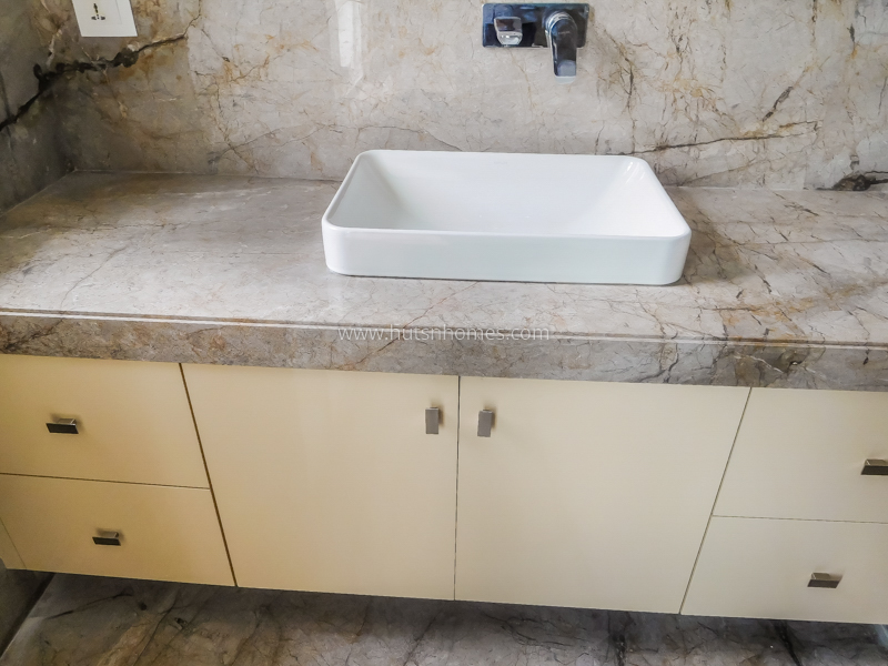 4 BHK Flat For Rent in Vasant Vihar