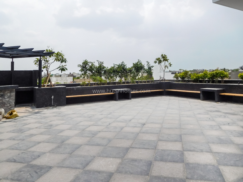 4 BHK Flat For Rent in Vasant Vihar