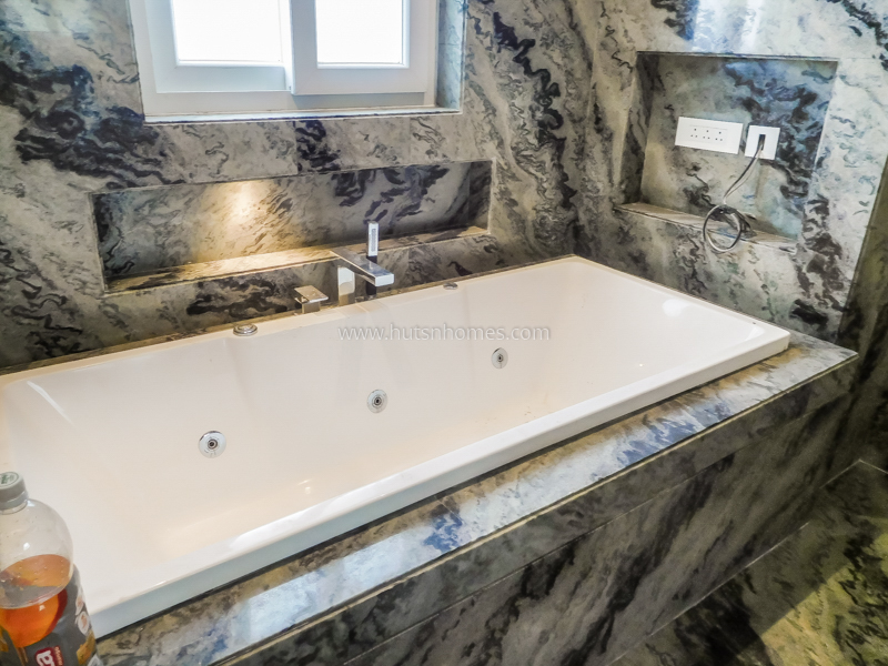 4 BHK Flat For Rent in Vasant Vihar