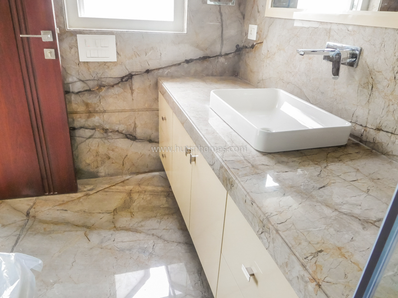 4 BHK Flat For Rent in Vasant Vihar