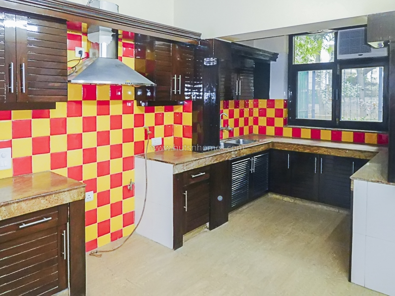 4 BHK House For Rent in West End Colony