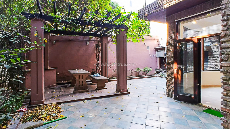 5 BHK House For Rent in West End Colony