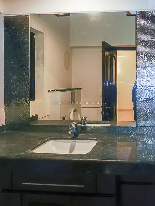 4 BHK House For Rent in West End Colony