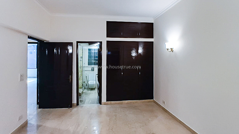 5 BHK House For Rent in West End Colony