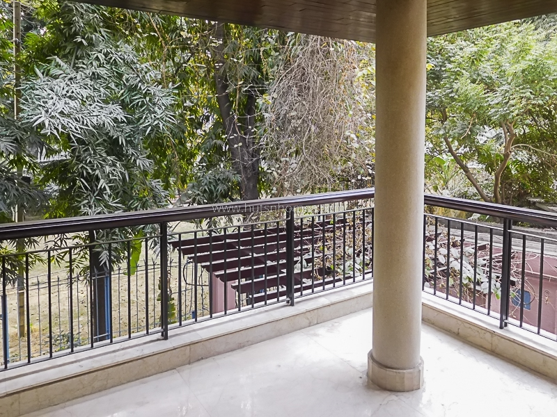 4 BHK House For Rent in West End Colony