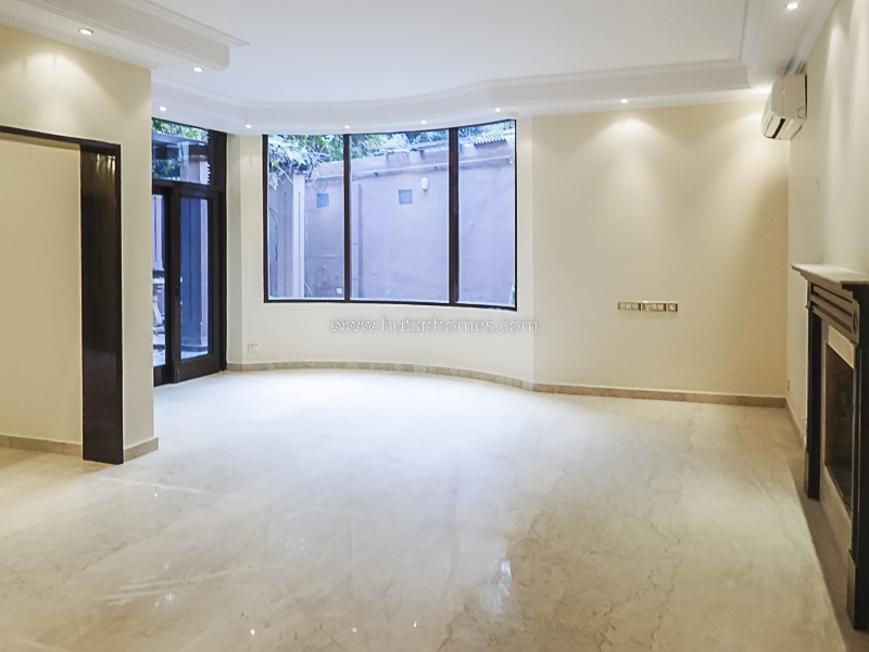 4 BHK House For Rent in West End Colony