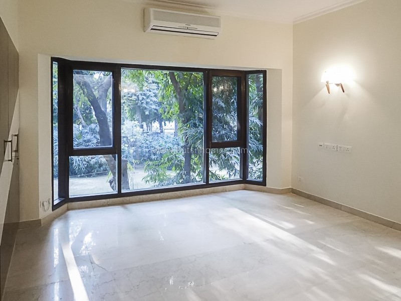 4 BHK House For Rent in West End Colony