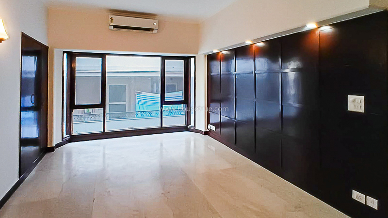 5 BHK House For Rent in West End Colony