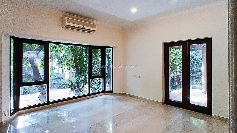5 BHK House For Rent in West End Colony