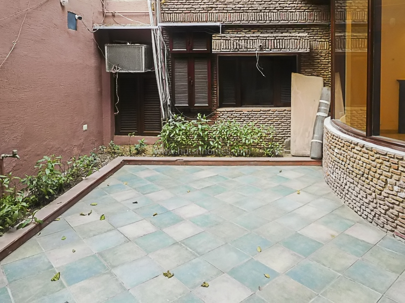 4 BHK House For Rent in West End Colony