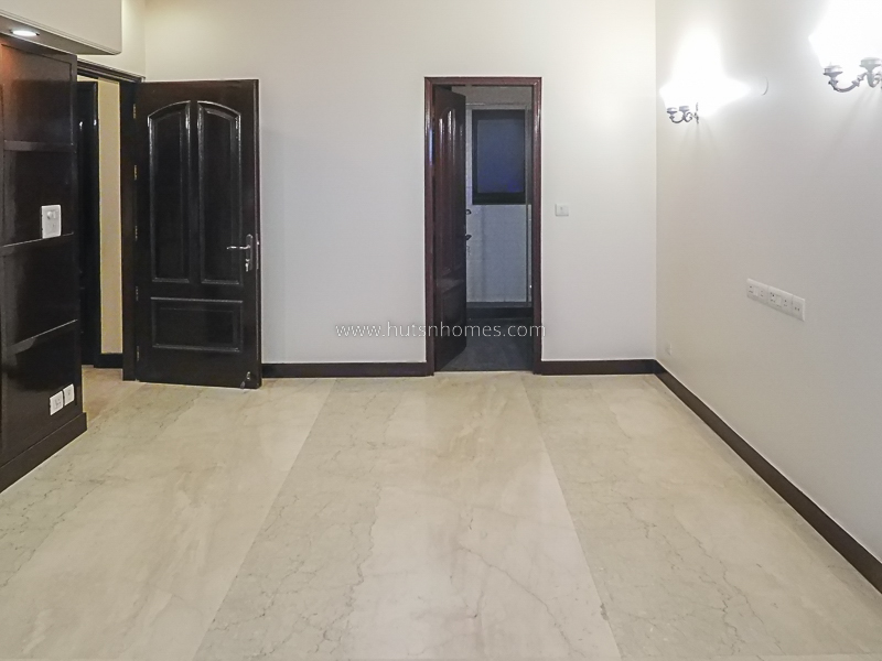 4 BHK House For Rent in West End Colony
