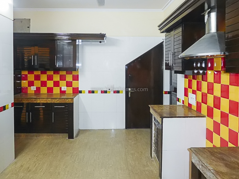 4 BHK House For Rent in West End Colony