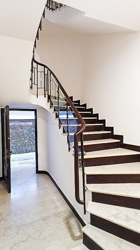 5 BHK House For Rent in West End Colony