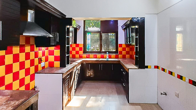 5 BHK House For Rent in West End Colony